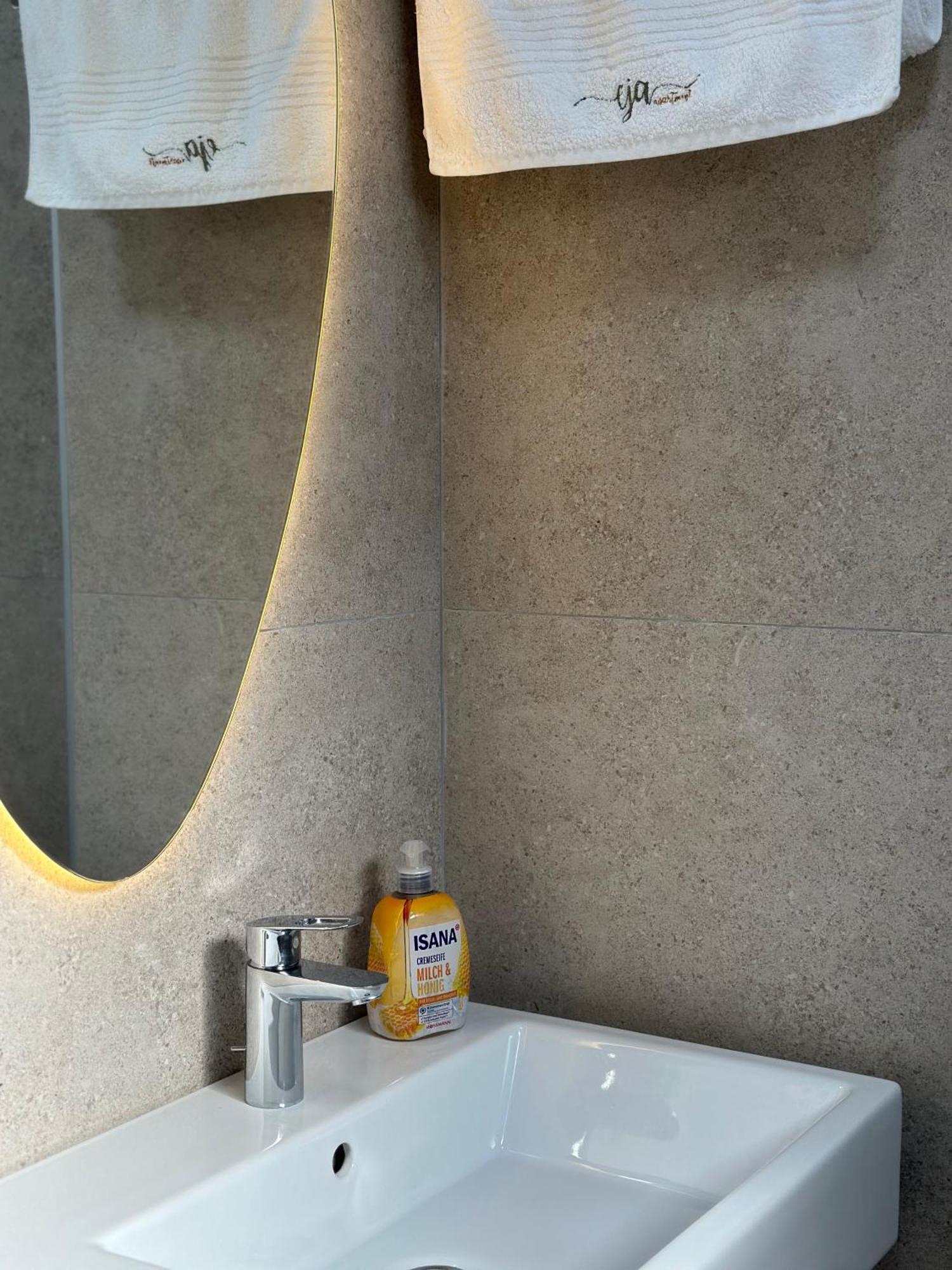 Eja Apartment 3 Tiran Dış mekan fotoğraf